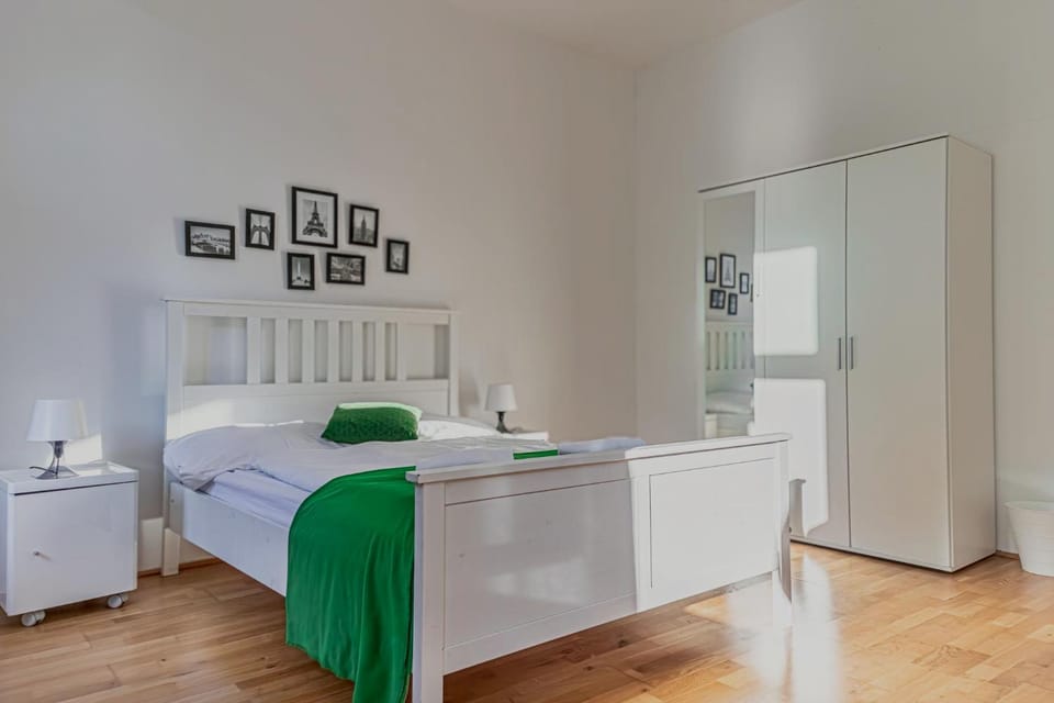 Bed, Bedroom, wardrobe