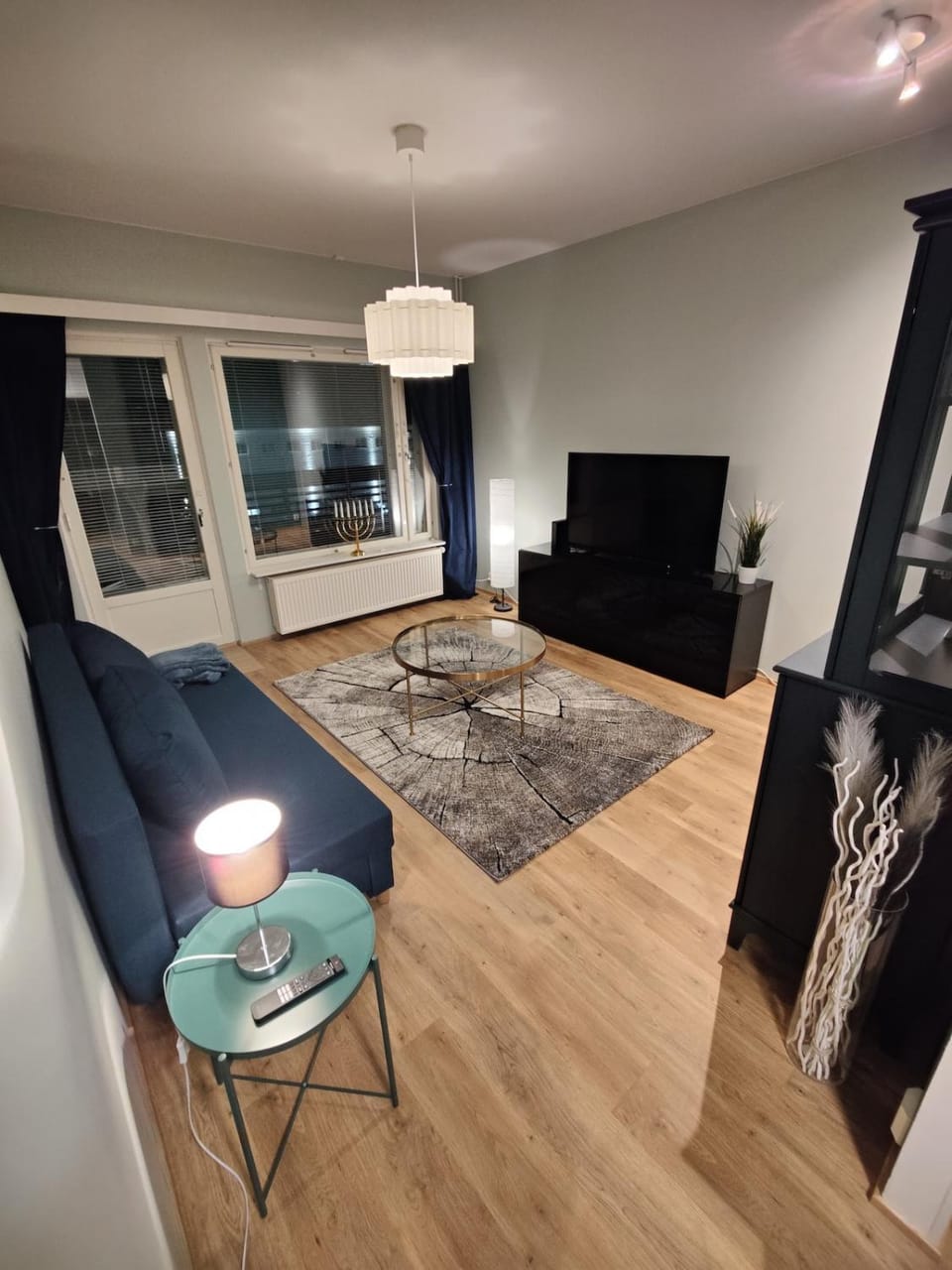 Communal lounge/ TV room, TV and multimedia, Living room, Seating area, Evening entertainment