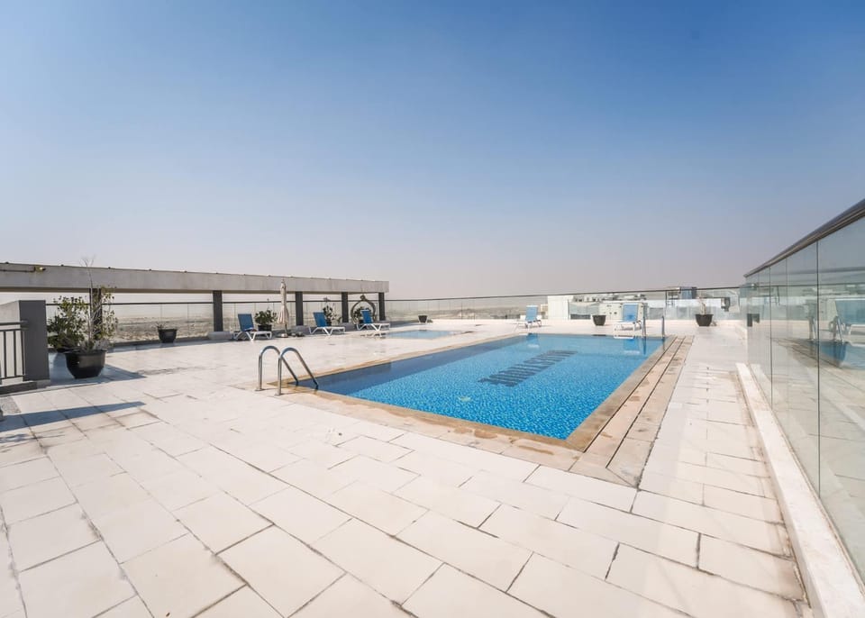 Free housekeeping visits during your stay - StayShort - Dubai South 1BR sleeps 4 Apartment in Dubai