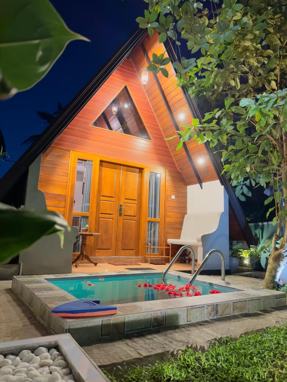 Property building, Swimming pool
