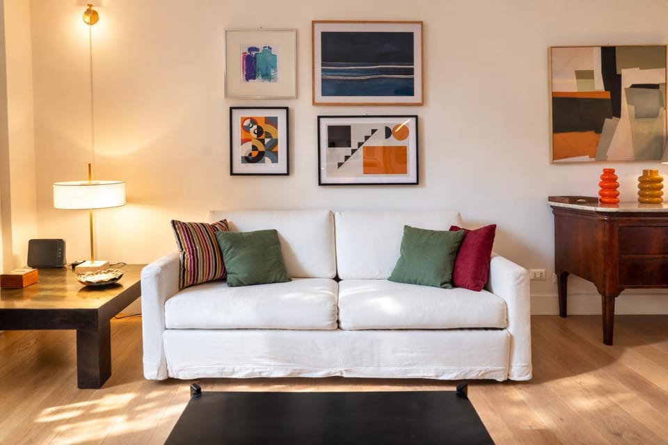 Living room, Decorative detail, Seating area