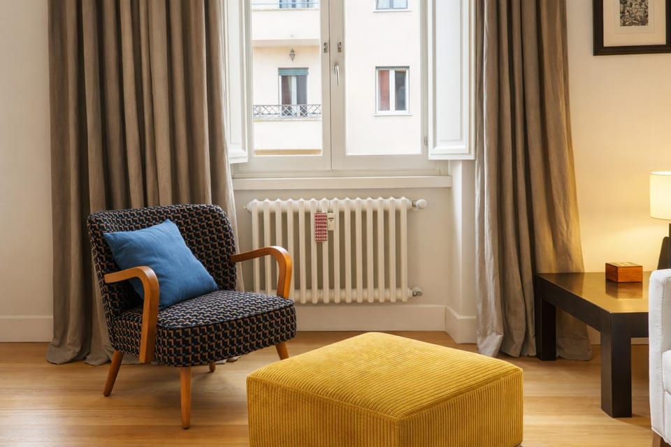 Living room, Seating area, internet