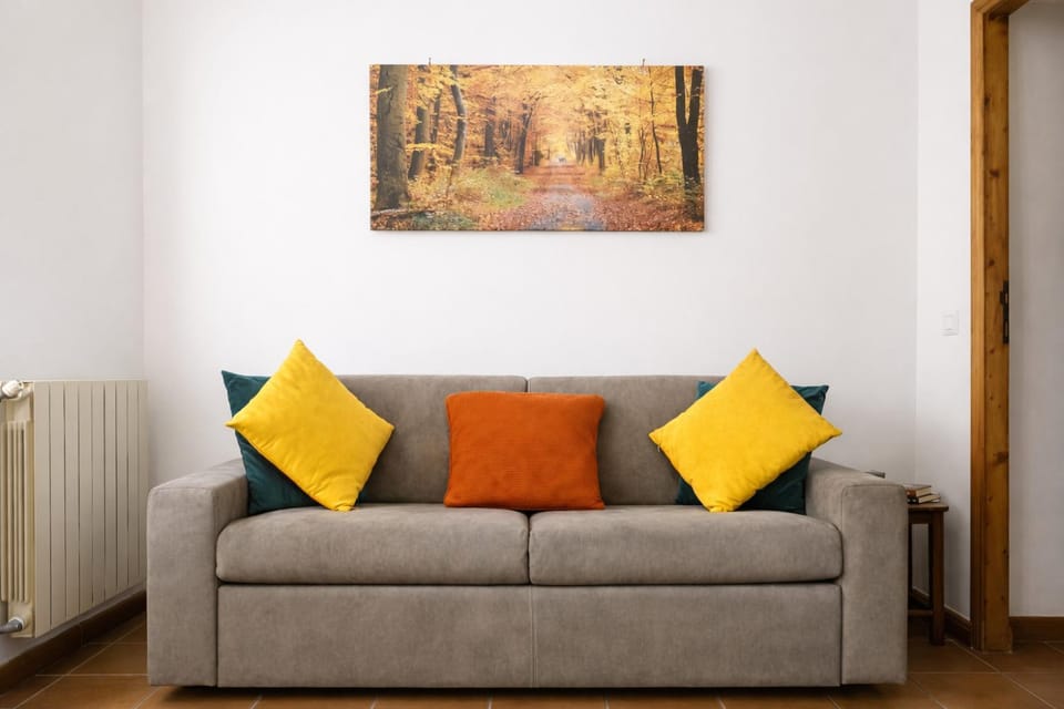 Living room, Seating area, internet
