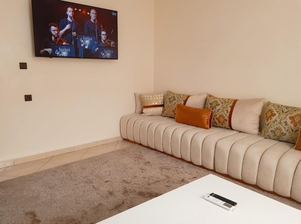Communal lounge/ TV room, TV and multimedia, Living room, Evening entertainment