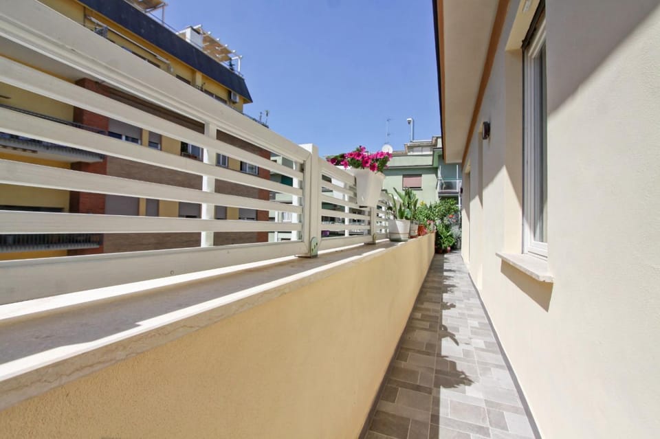 Property building, Day, View (from property/room), Balcony/Terrace