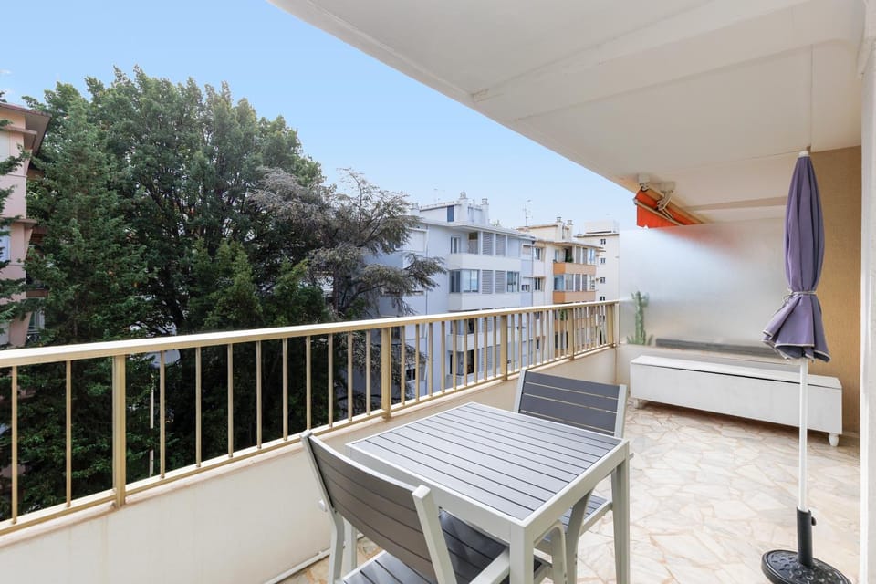 Property building, Balcony/Terrace