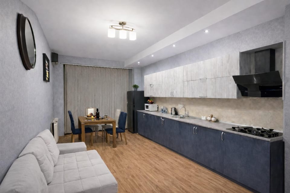 room service, kitchen