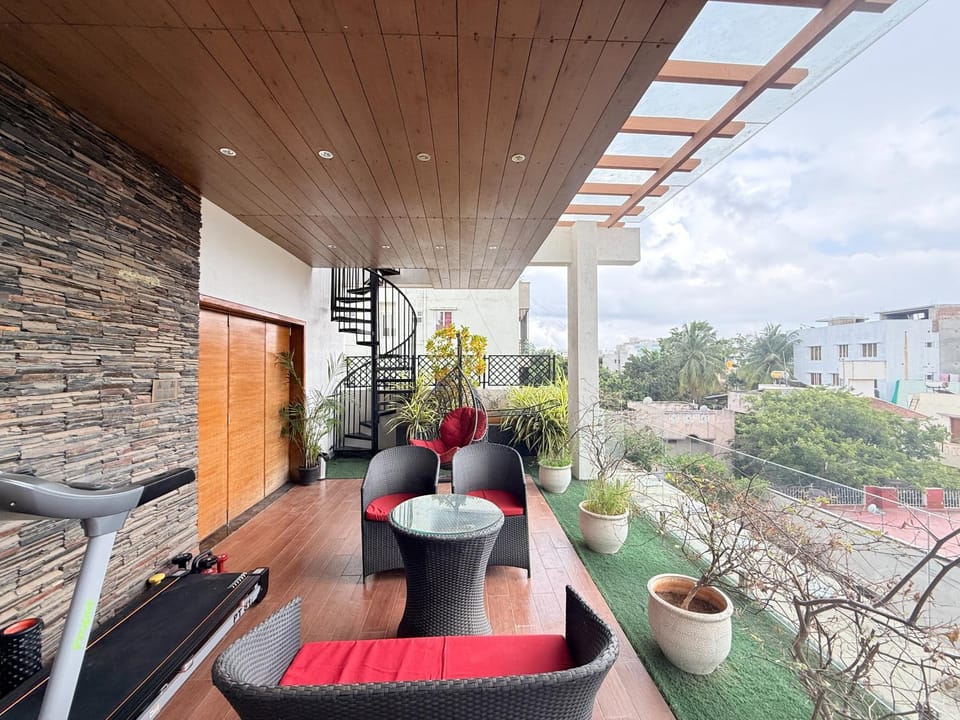 Modern Mirage 4BHK Stunning Luxury Spacez Villa Villa in Bengaluru