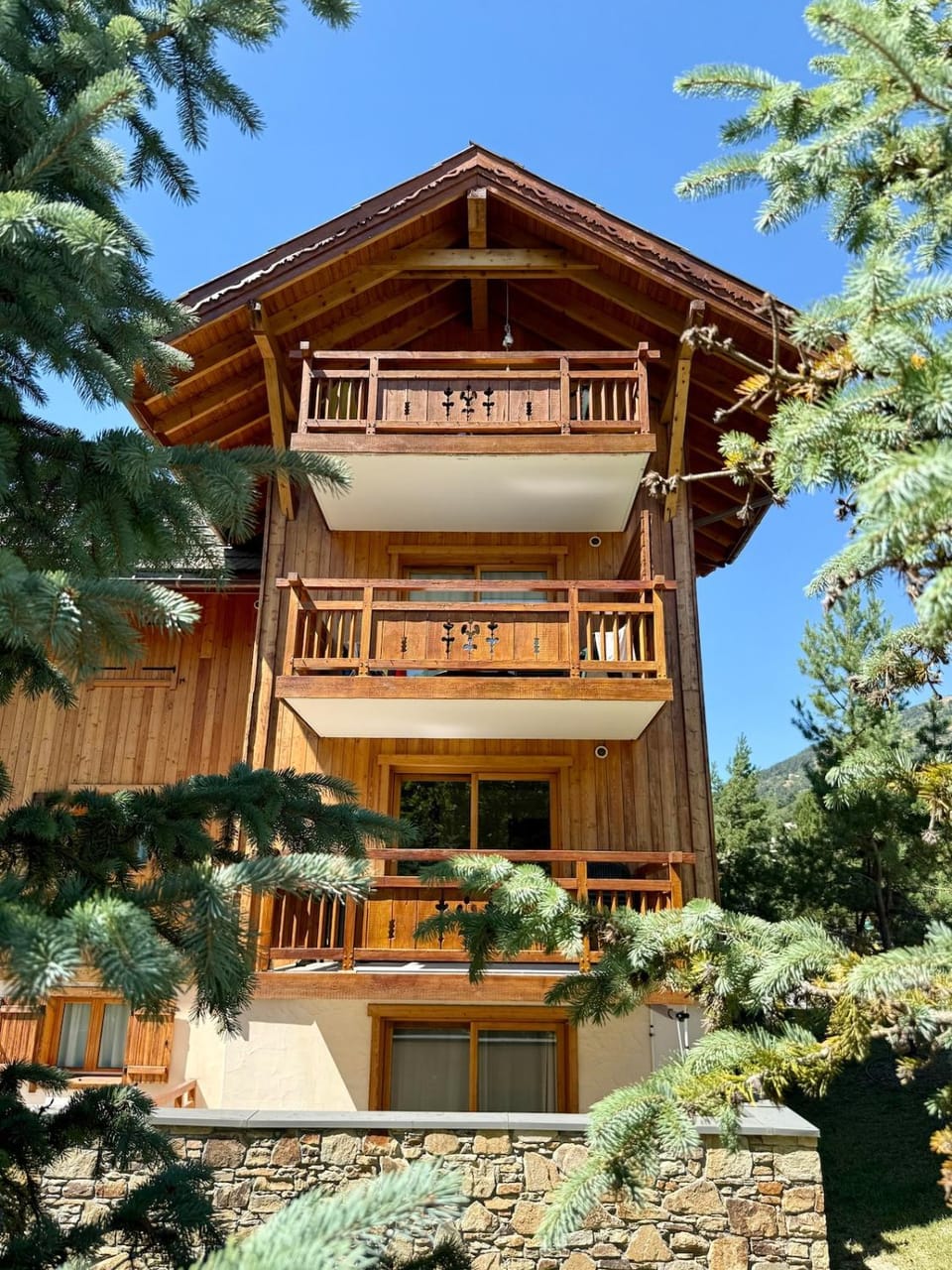 Property building, Balcony/Terrace