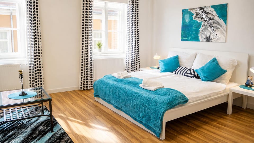 Bed, Seating area, Bedroom, towels
