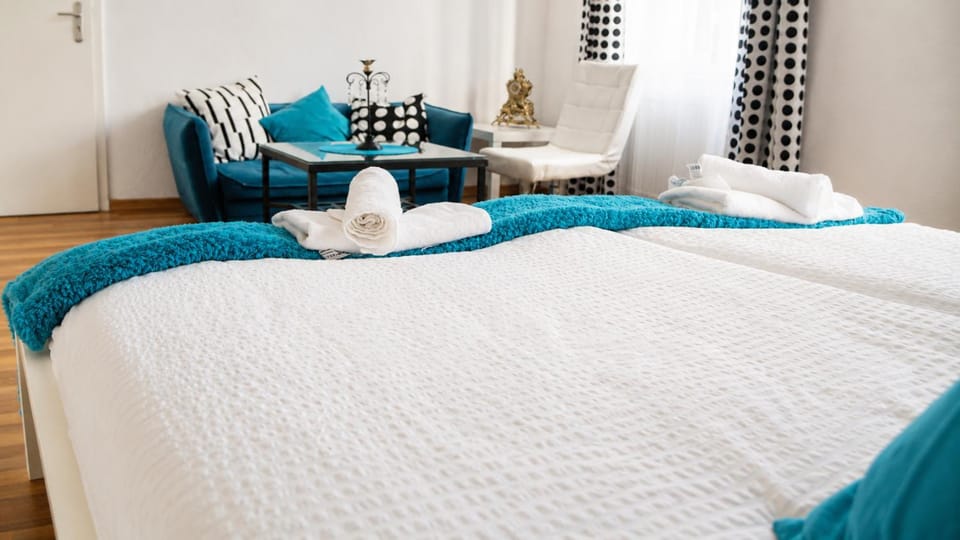 Bed, Seating area, Bedroom, towels