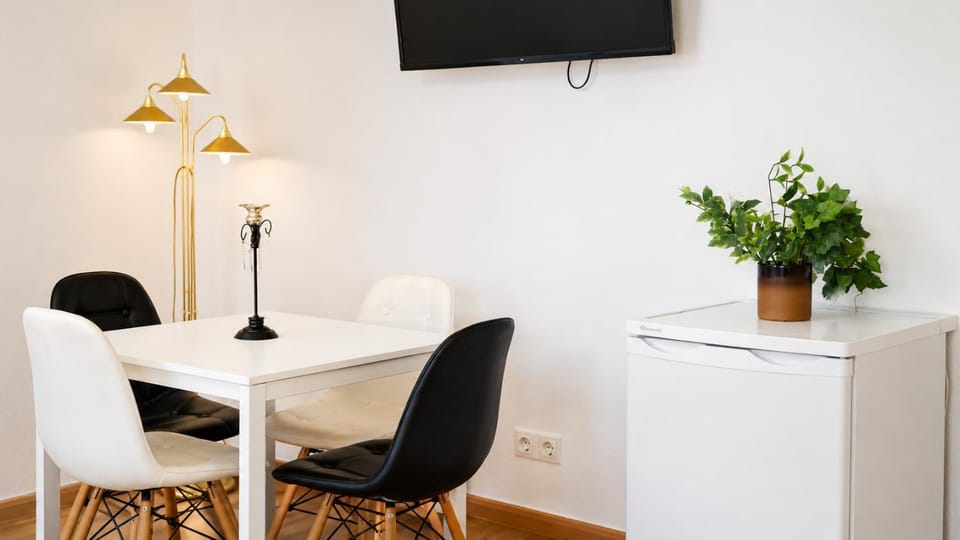 TV and multimedia, Dining area