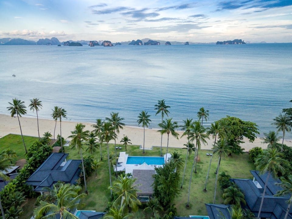 Day, Natural landscape, Bird's eye view, View (from property/room), Beach, Beach, Pool view, Sea view, Swimming pool