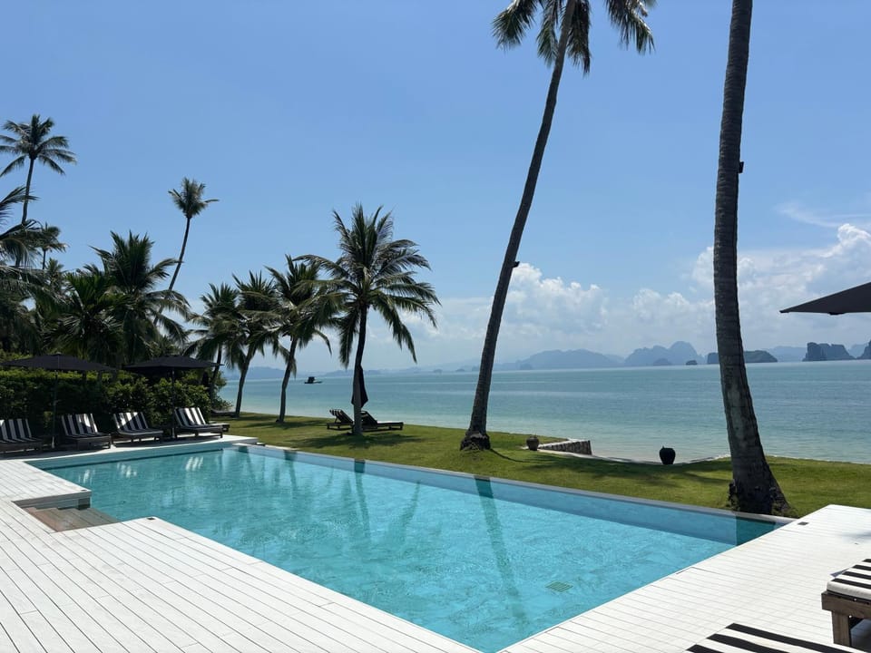 Natural landscape, Pool view, Sea view, Swimming pool, sunbed