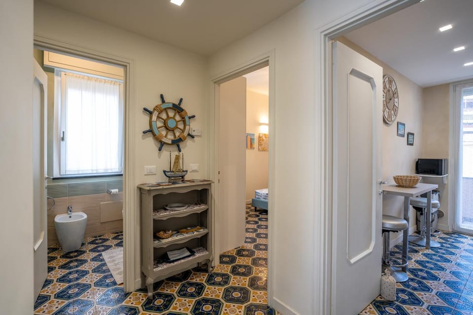 Toilet, Bathroom, TV and multimedia