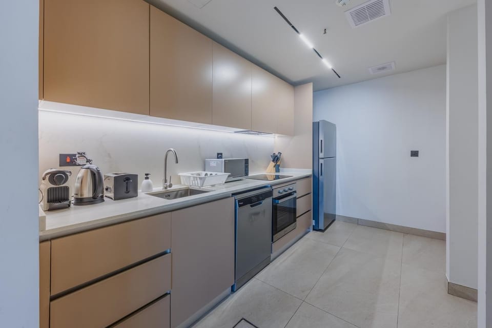 Coffee/tea facilities, Kitchen or kitchenette, dishwasher, oven, stove