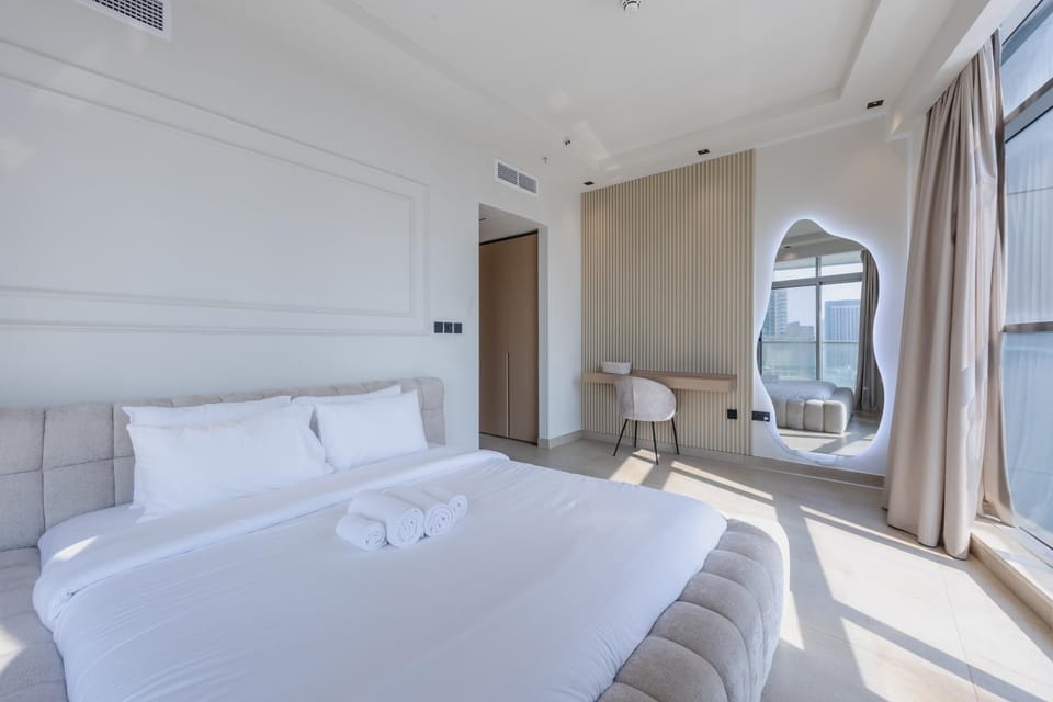 Bed, Bedroom, towels, wardrobe