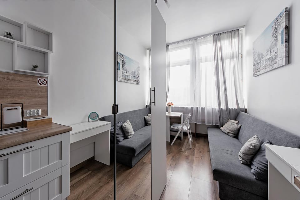 Kitchen or kitchenette, Seating area