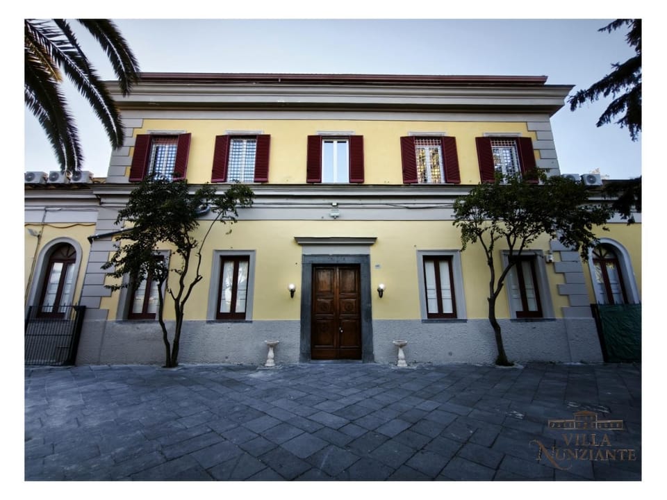 Villa Nunziante Grand Estate, Pompei Bed and Breakfast in Campania