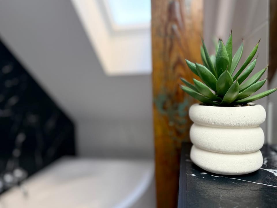 Living room, Decorative detail, Seating area