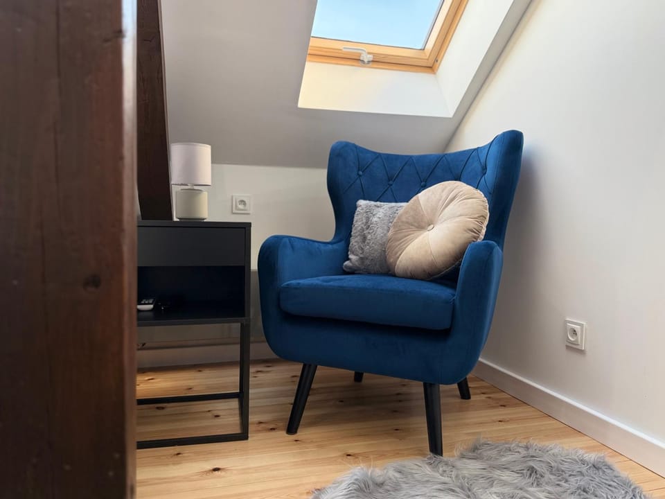 Living room, Seating area, hair dresser