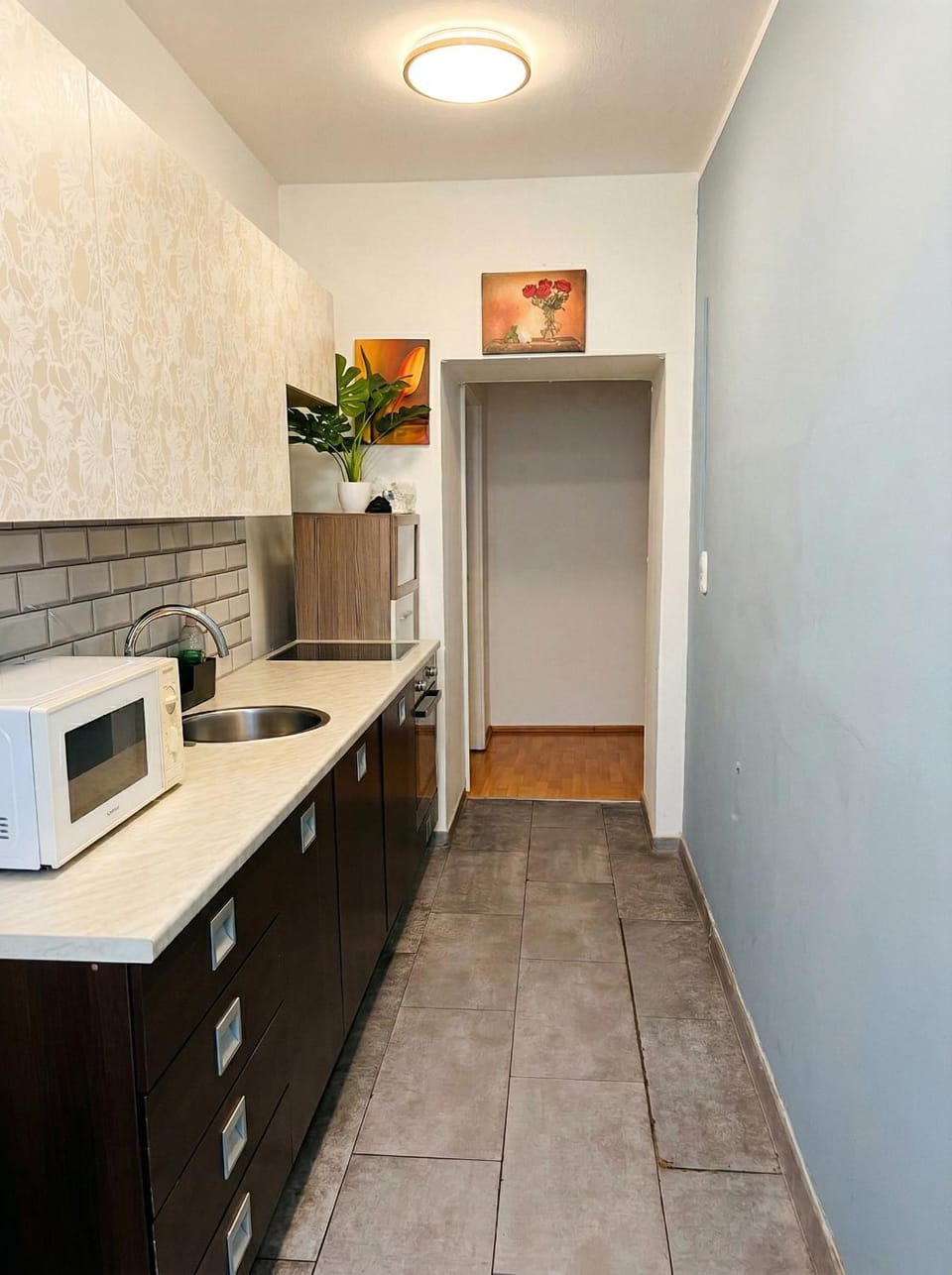 Kitchen or kitchenette, stove