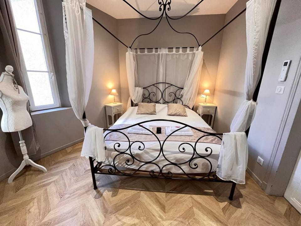 E - Le secret de Louise T2 avec balcon au centre Apartment in Epernay