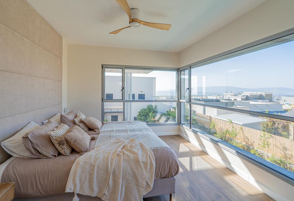 Tzafona Villa, Private Pool Jacuzzi & Golan View House in North District