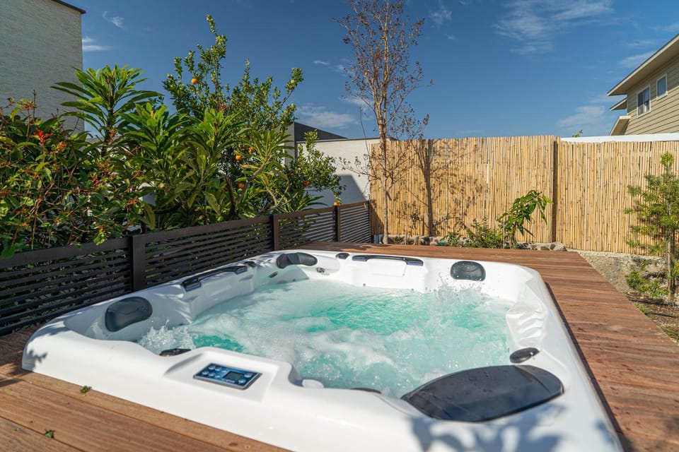Tzafona Villa, Private Pool Jacuzzi & Golan View House in North District