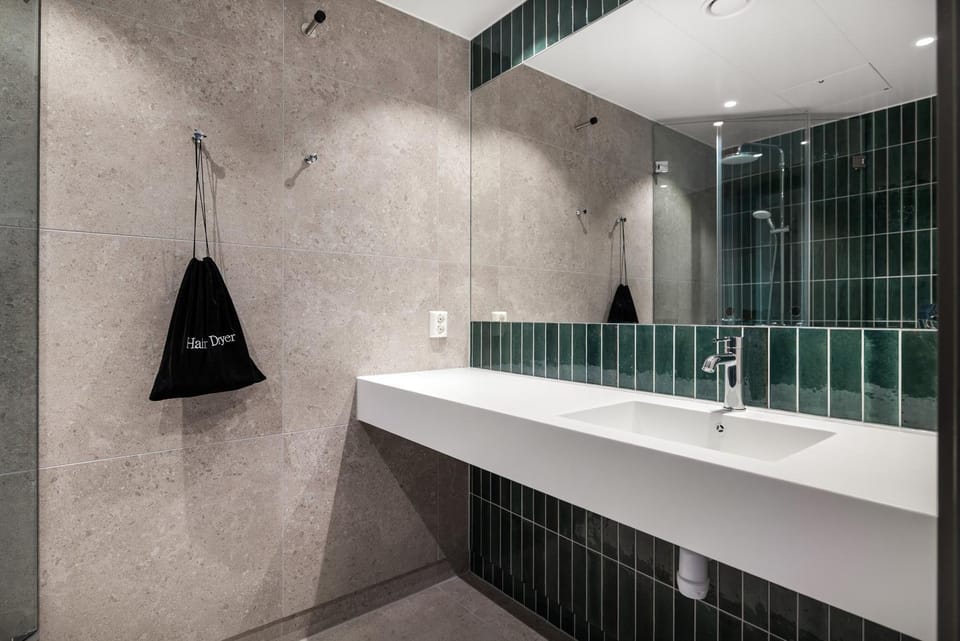 Bathroom, Bedroom