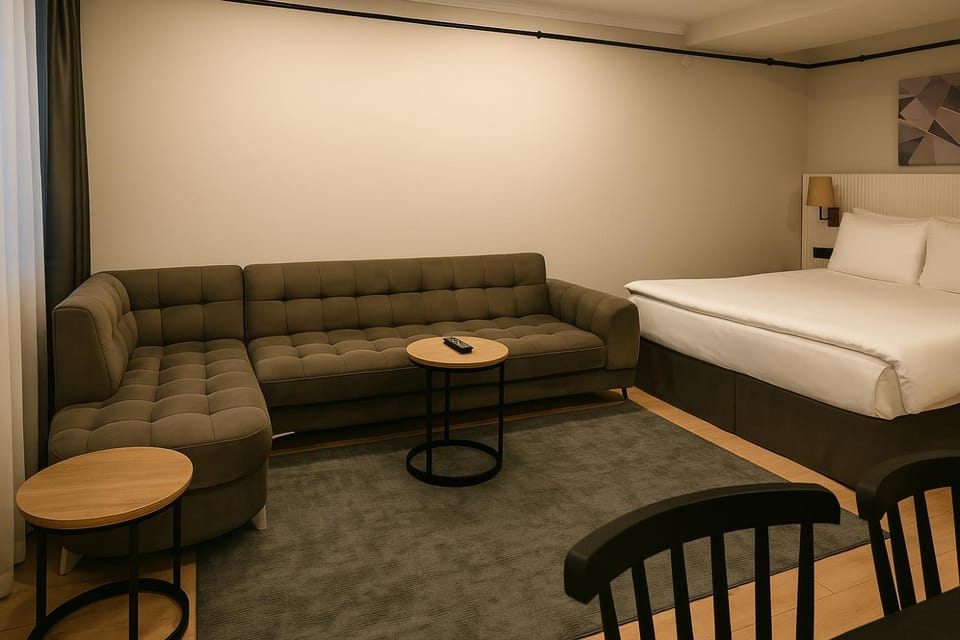 Bed, Living room, Photo of the whole room, Seating area, Bedroom