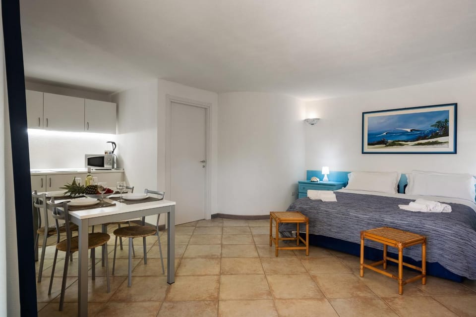 Kitchen or kitchenette, Photo of the whole room, Dining area, Bedroom