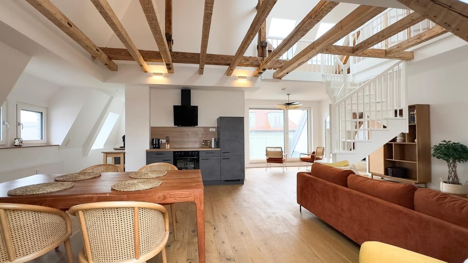 TV and multimedia, Kitchen or kitchenette, Living room, Seating area, Dining area, minibar
