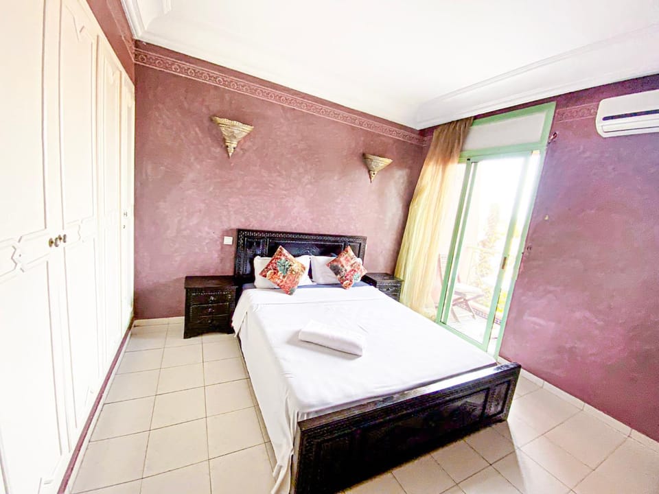 Bedroom, air conditioner