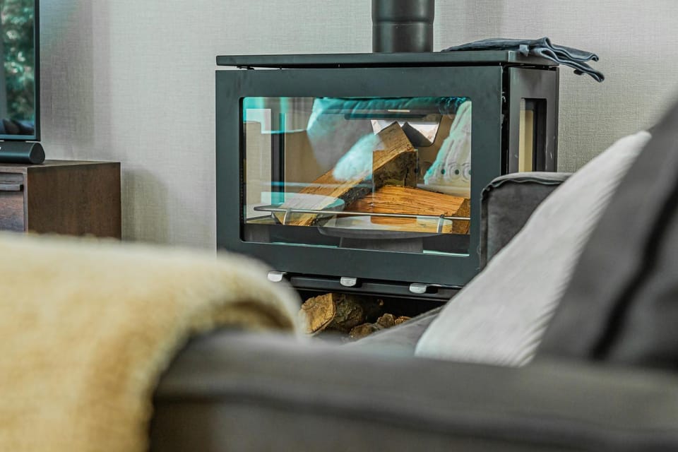 Seating area, fireplace