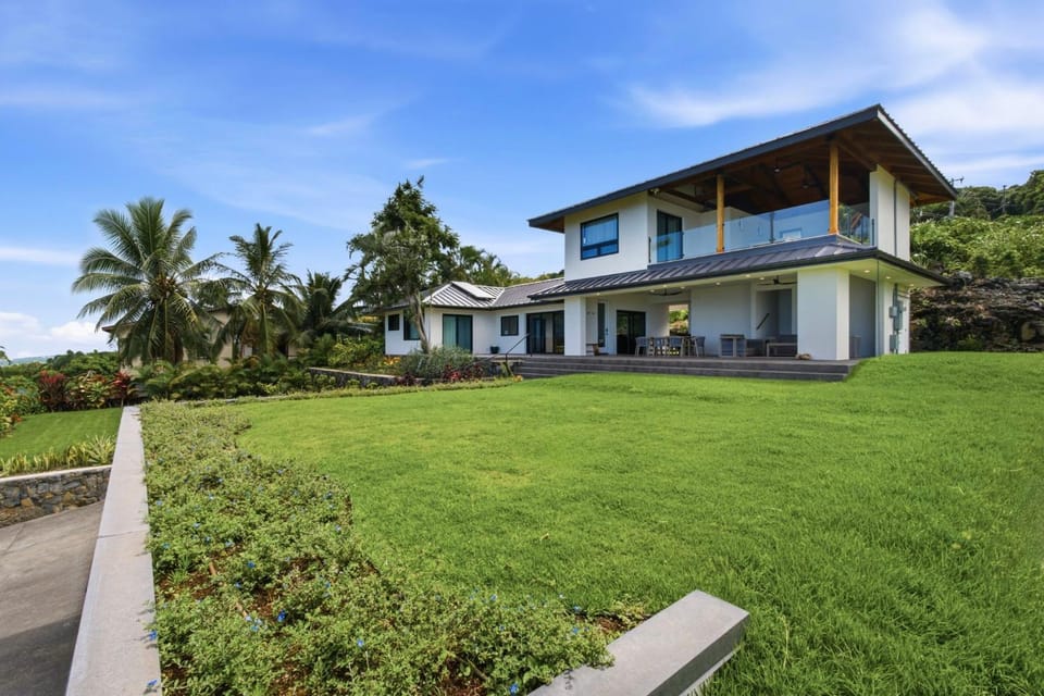 Manu O Ku House in Holualoa
