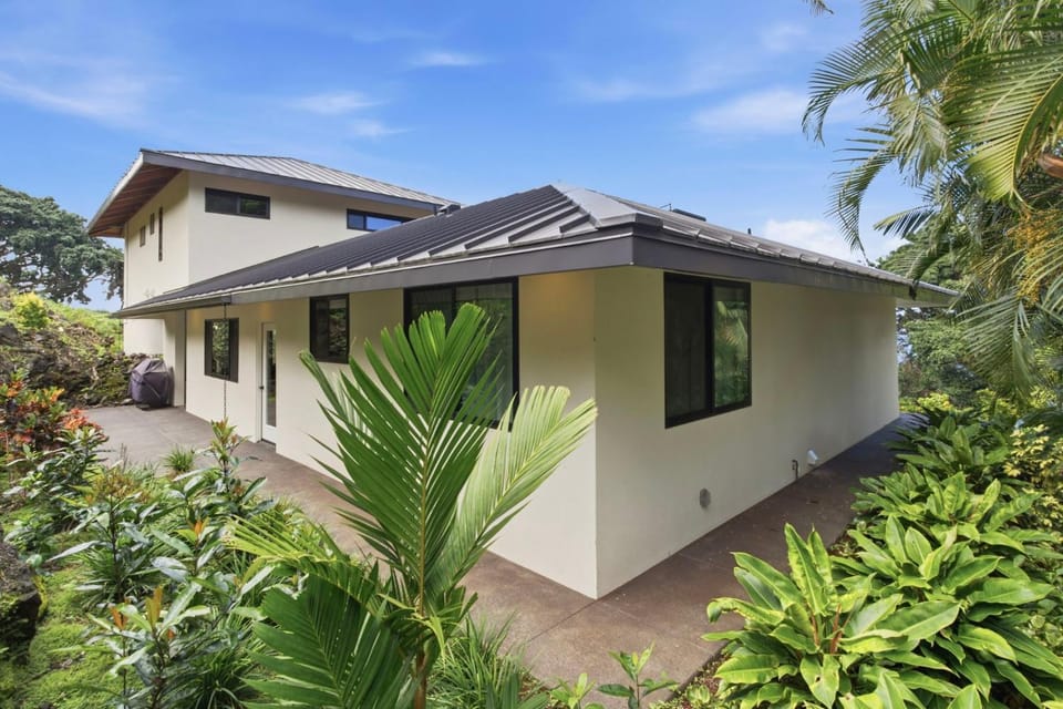 Manu O Ku House in Holualoa
