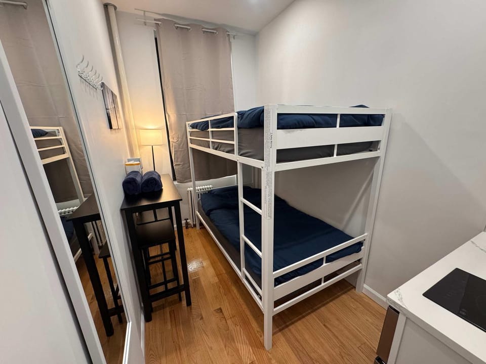 Room with Kitchen in Chelsea - Shared Bathroom - 3rd Floor Walk-UP Apartment in Midtown