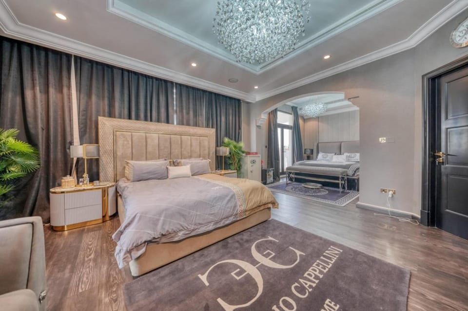 World Class Luxurious 6 BDR Villa In Palm Jumeirah Villa in Dubai