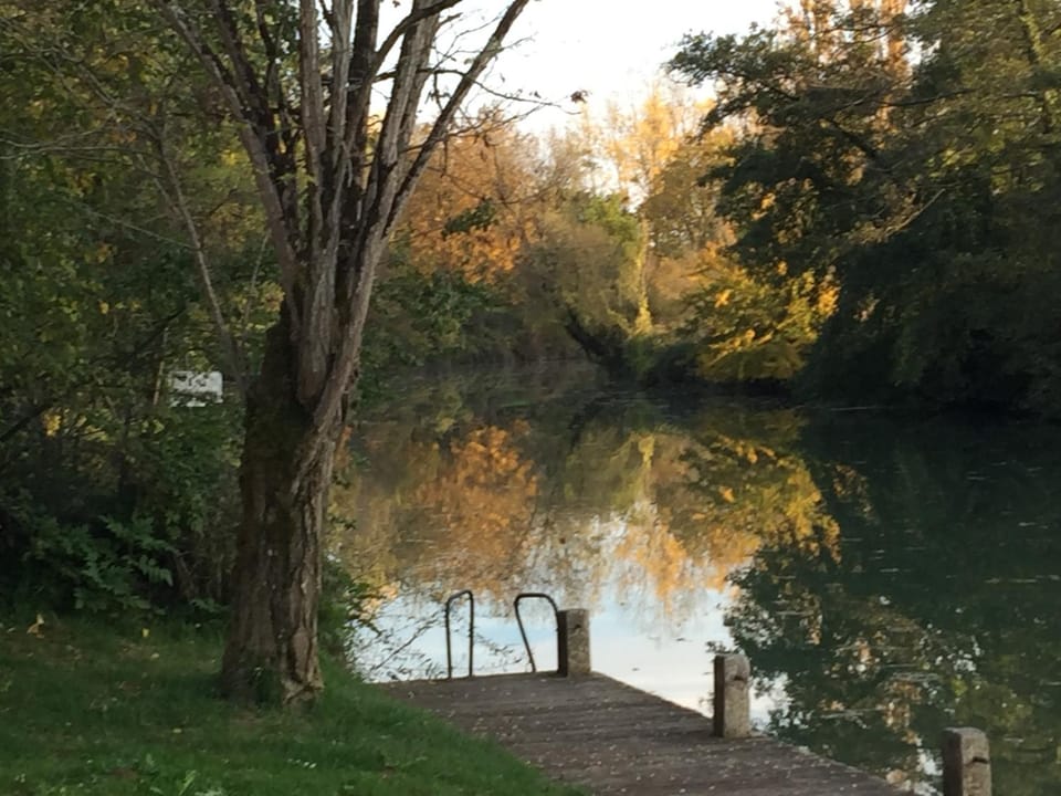 Facade/entrance, Garden, Decorative detail, River view