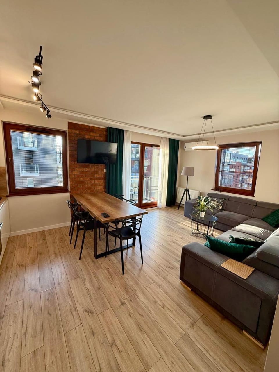 Perfect Apartment Oldtown Riverview Balcony Apartment in Gdansk