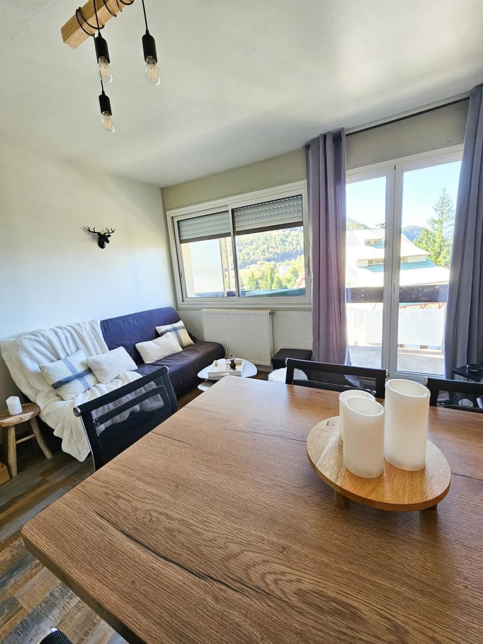 Living room, Seating area, Dining area