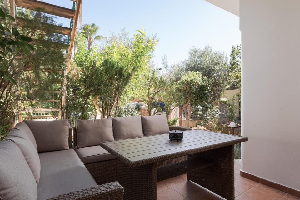Patio, Day, Garden, View (from property/room), Balcony/Terrace, Seating area, Garden view