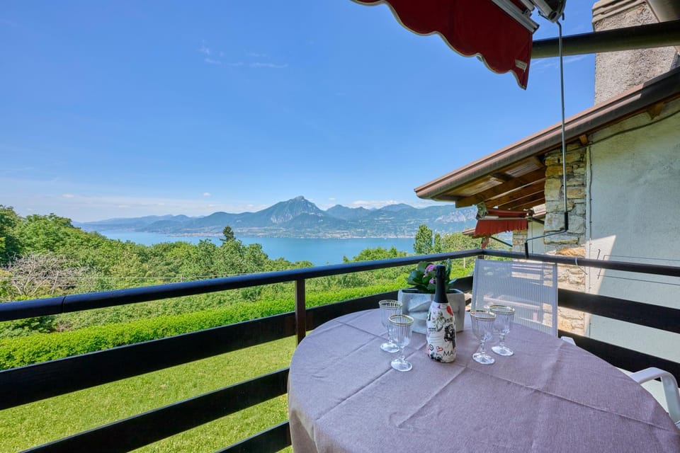 Balcony/Terrace, Lake view