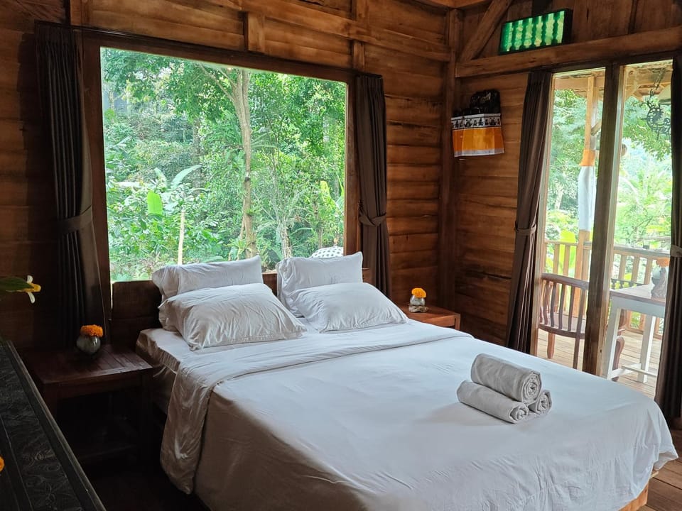 Pondok kepundung Chalet in East Selemadeg