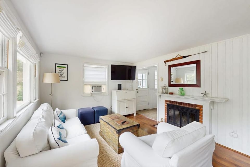 The Kettle Cottage House in Cotuit