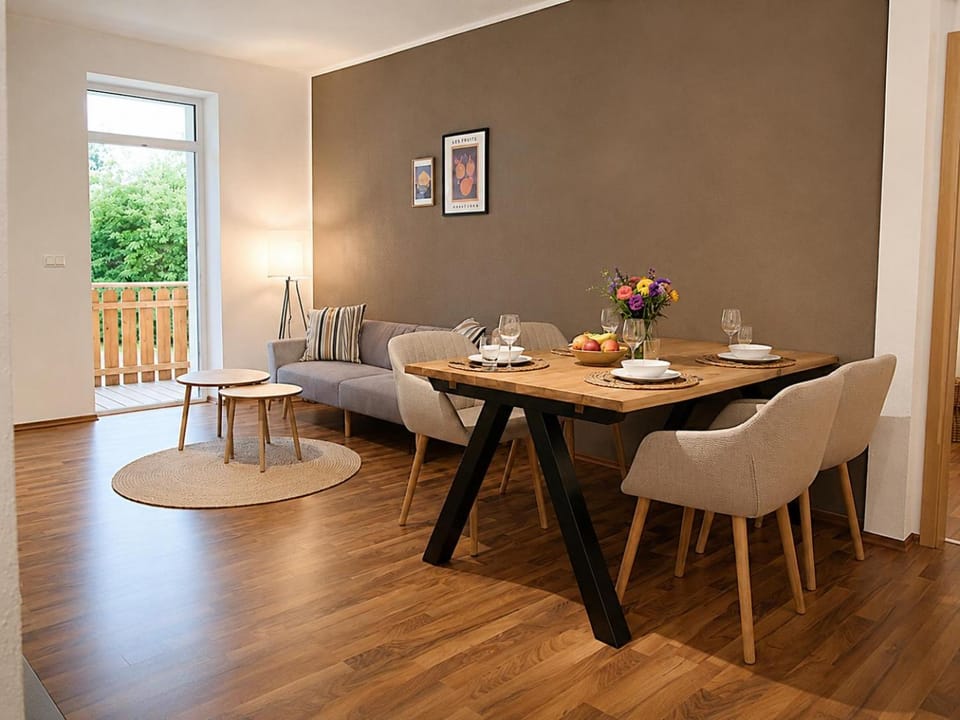 Living room, Dining area