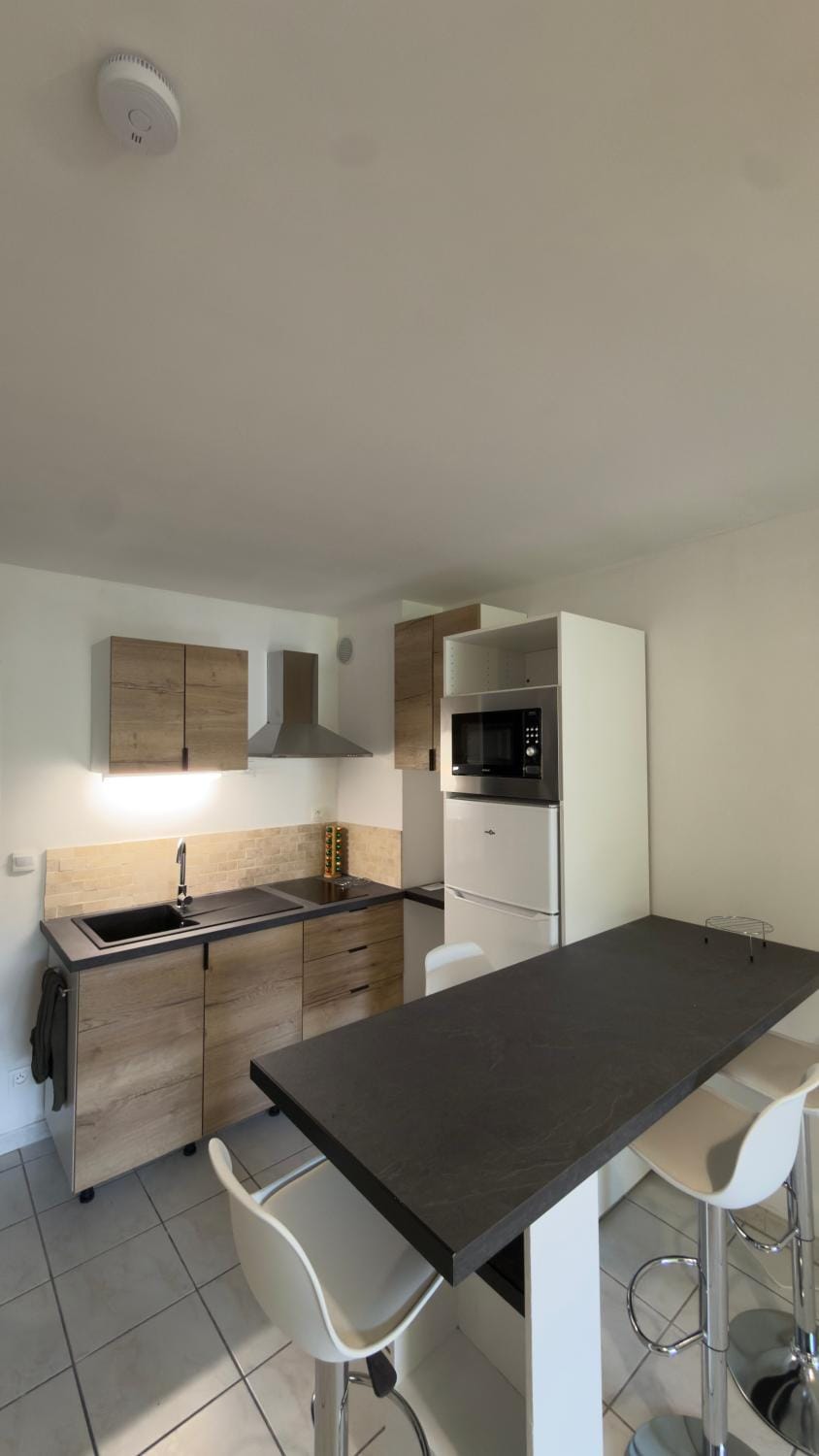 Kitchen or kitchenette, Dining area, minibar, oven