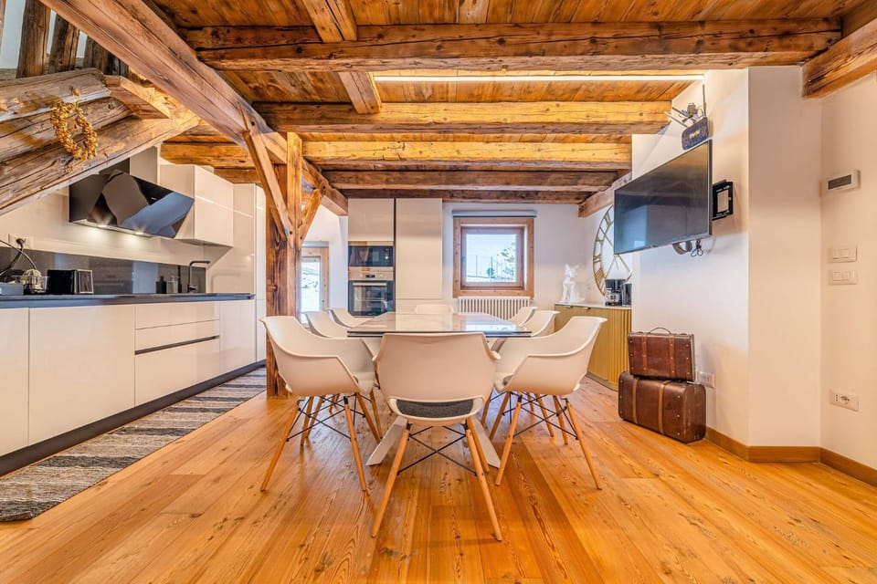 Communal lounge/ TV room, TV and multimedia, Kitchen or kitchenette, Living room
