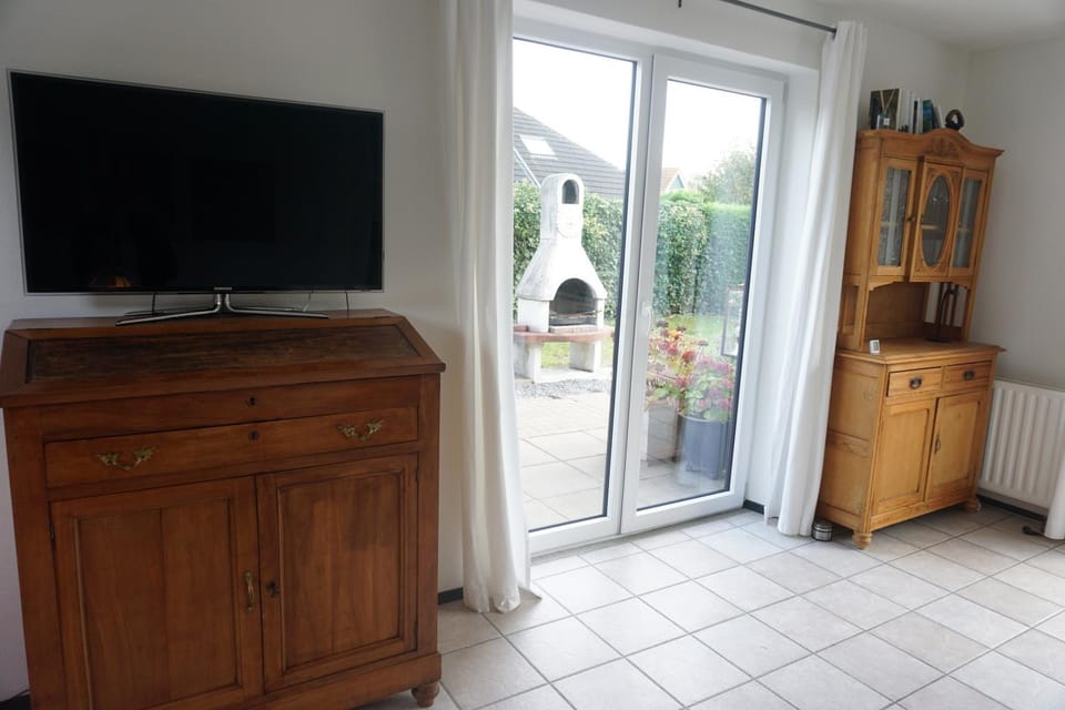 TV and multimedia, Garden view